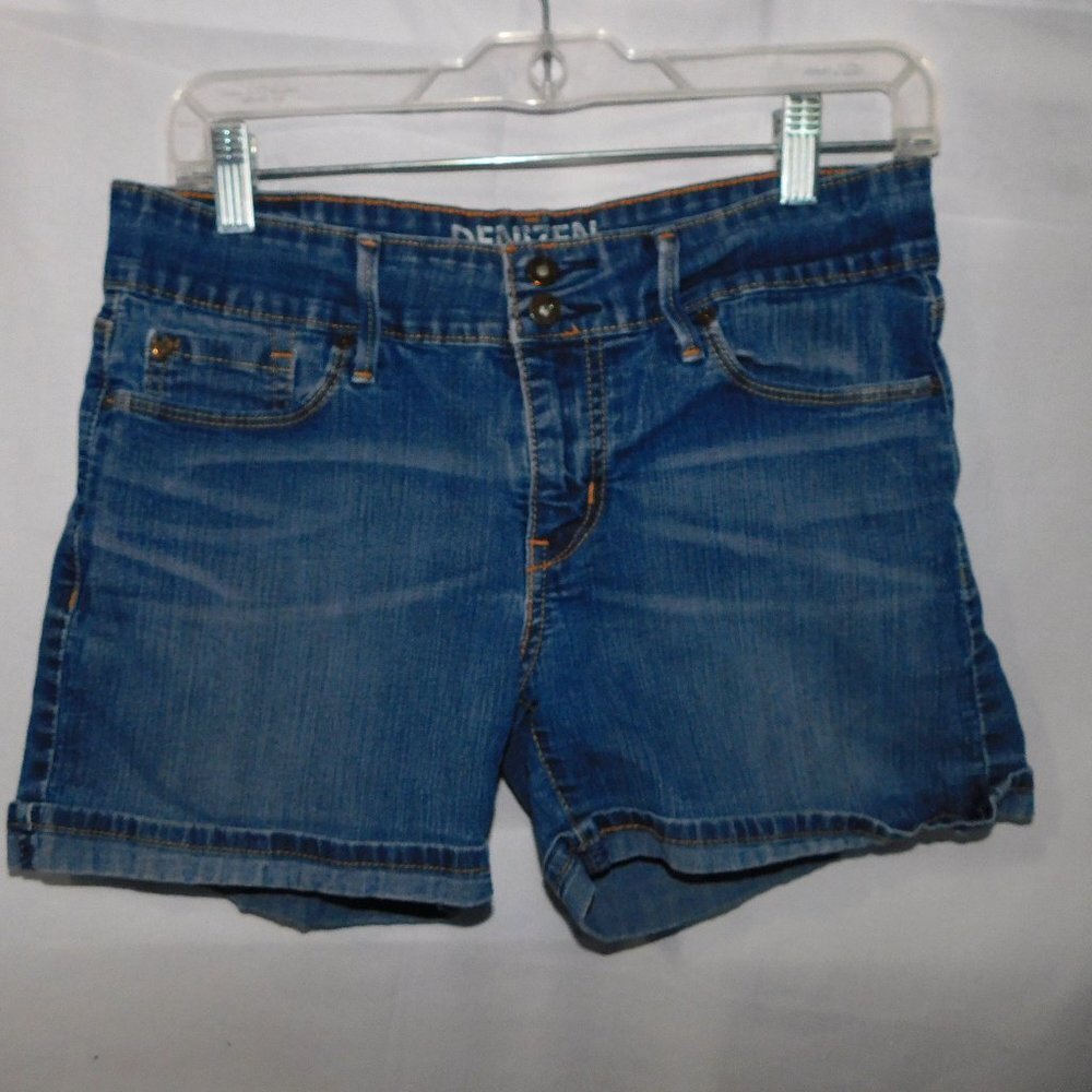 DENIZEN from Levi's Blue Denim Shorts 4" inseam Low Mid rise 8" Womens 6